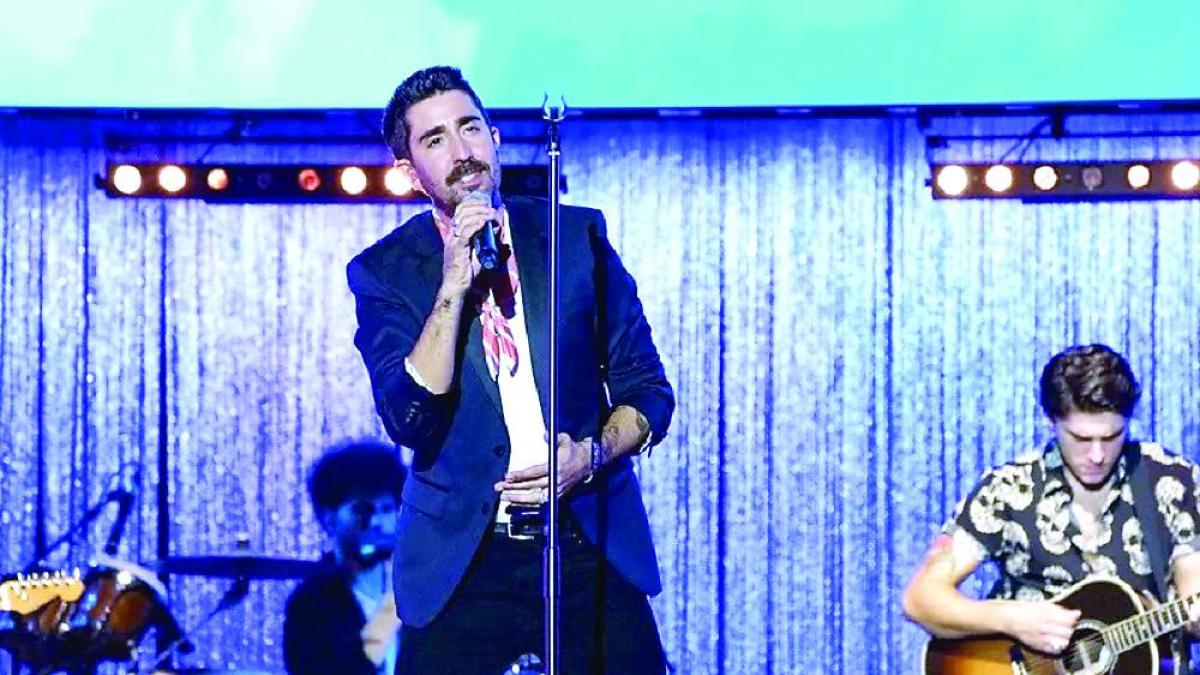 Álex Ubago: el “cantante deprimido” que llega feliz a reencontrarse con su público dominicano