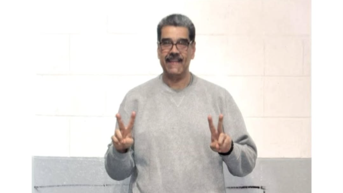 "Estamos firmes", dice Nicolás Maduro al publicar fotos desde la cárcel