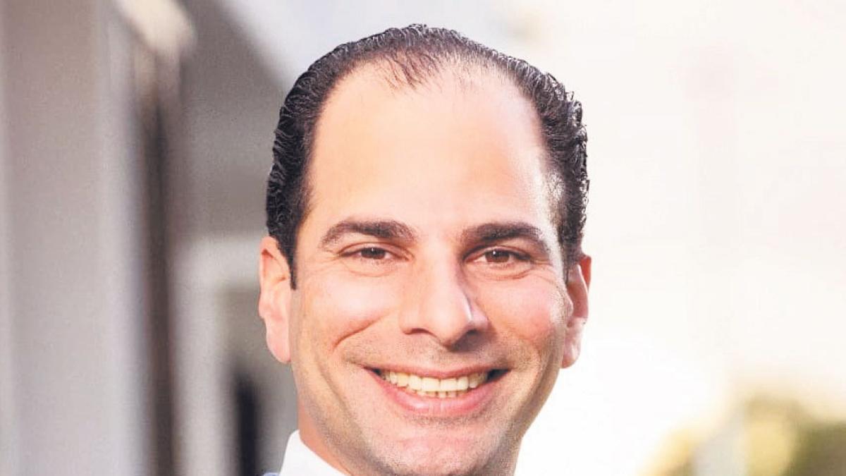 Frank Elías Rainieri propone no eliminar la cesantía laboral en las grandes empresas