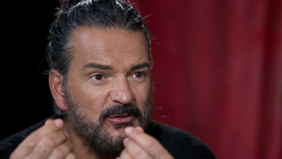 Arjona encuentra dominicano que fue captado cantando ‘Historia de taxi’: “¿Y si lo invitamos a Argentina?”