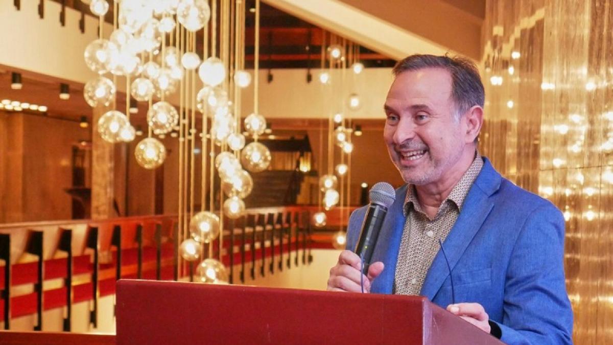 Carlos Veitía trabaja en una mediateca, la nueva joya en el Teatro Nacional Eduardo Brito