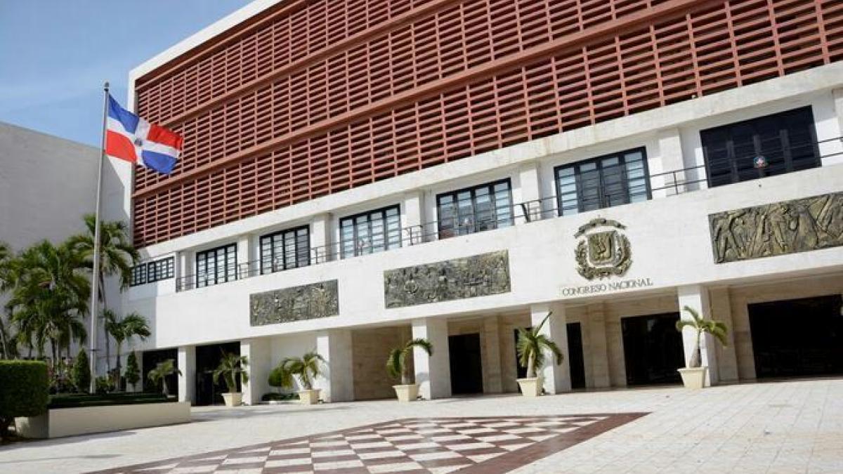 Cambio en la dirigencia política: de promover una regulación a eliminar la candidatura independiente