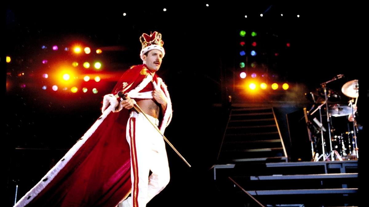 Subastarán piano de Freddie Mercury y una mítica guitarra de Oasis