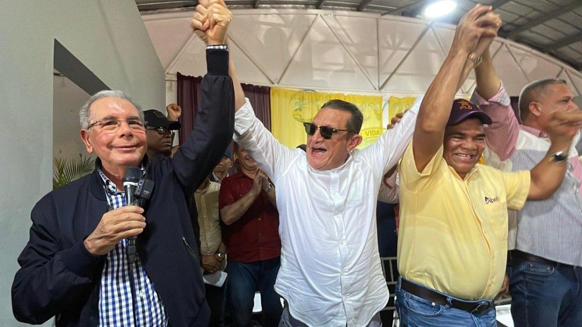 Danilo Medina Appeals for Gratitude Votes for Abel Martínez