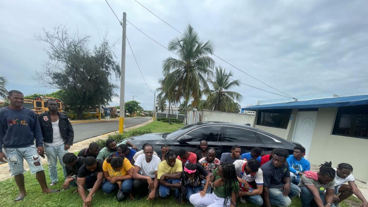 Dominican arrested for hiding 25 Haitians