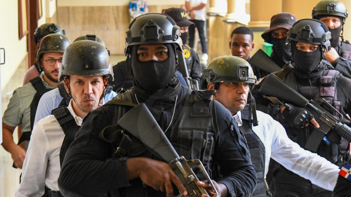 Aplazan audiencia de Jochi Gómez, Hugo Beras y otros acusados en caso  Camaleón