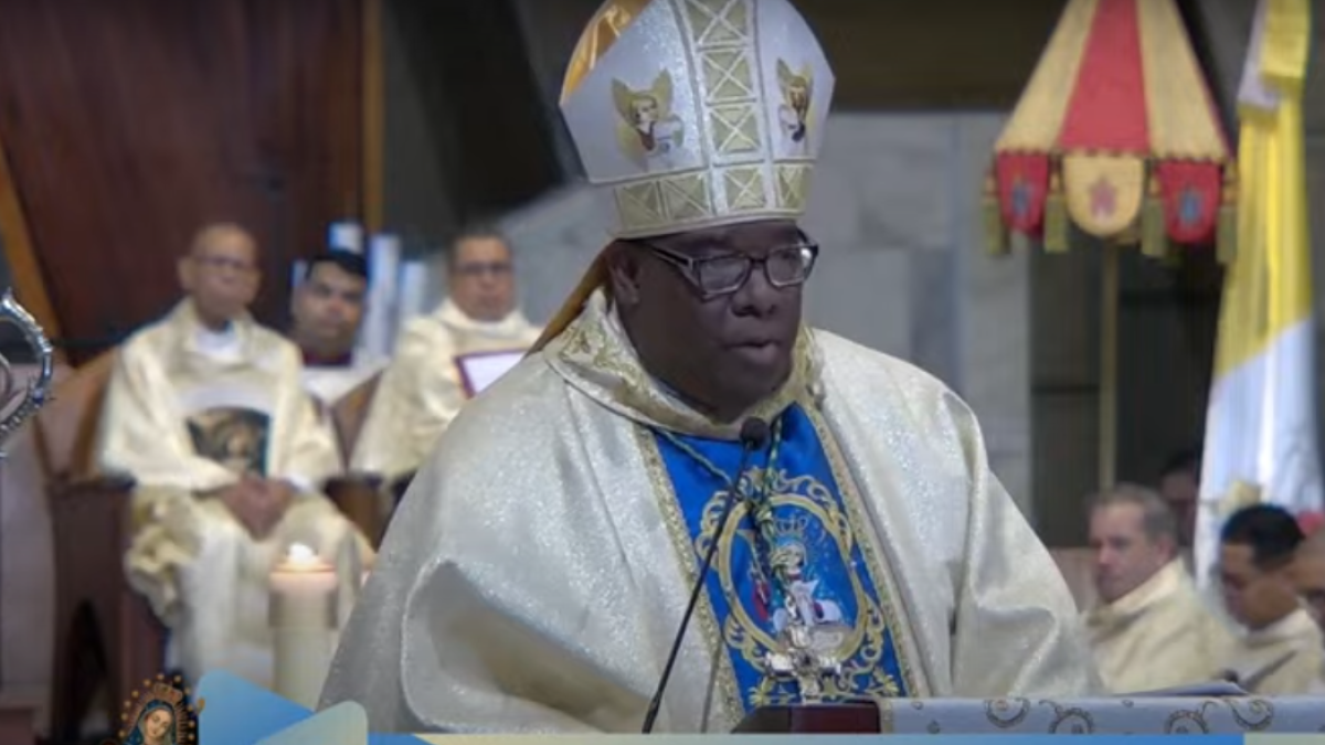 Obispo Castro Marte: Urge hacer pruebas psicológicas antes de adjudicar arma de fuego a una persona