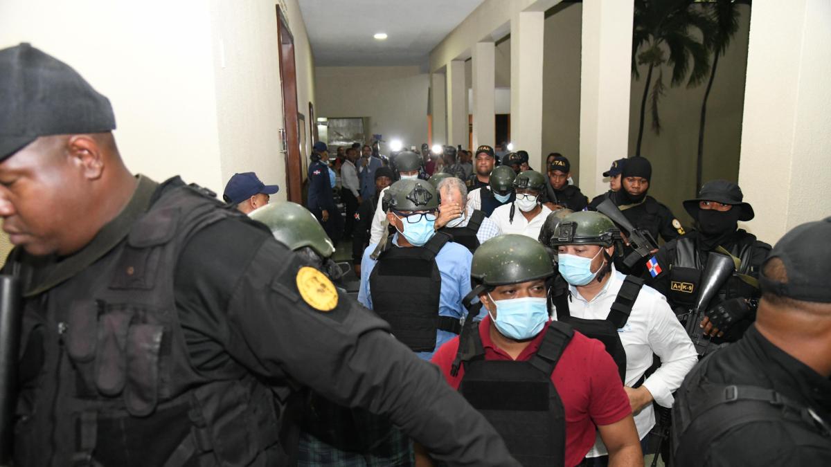 Tribunal mantiene arresto domiciliario en contra de coronel acusado de pertenecer a red de sobornos