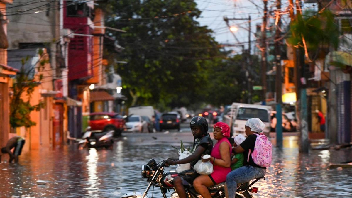 Lunes Santo con lluvias y recomendaciones por oleaje peligroso en las costas