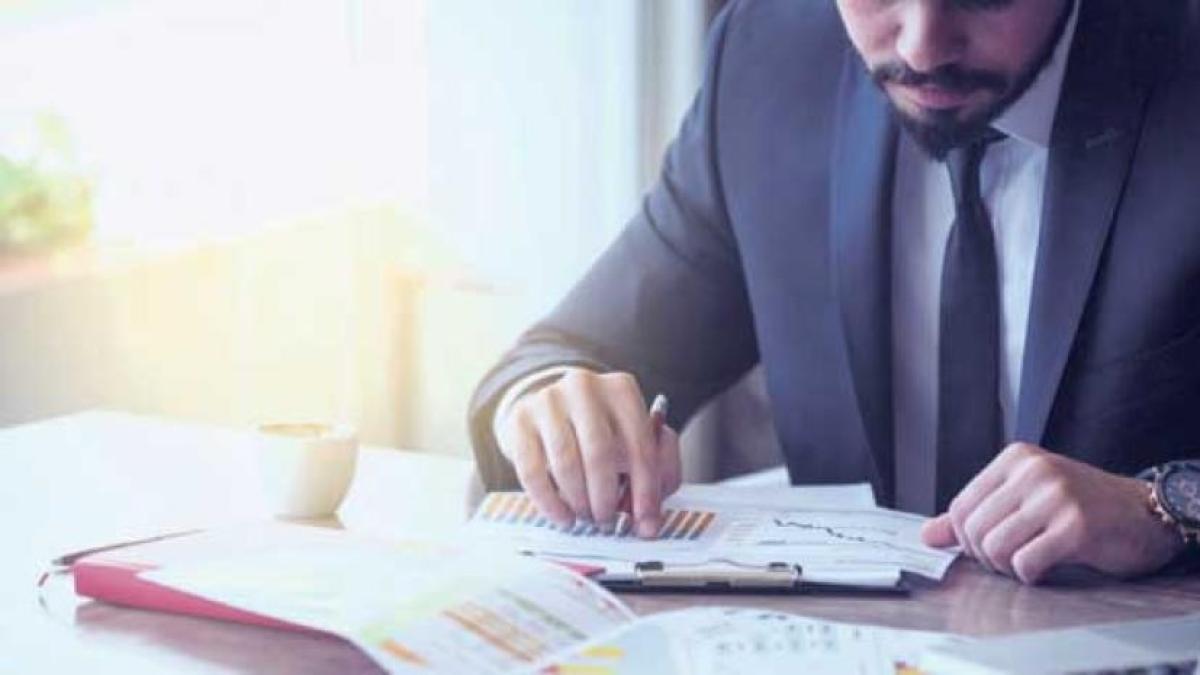 Tasa de interés al comercio baja cerca de un punto, consumo e hipotecas varían poco