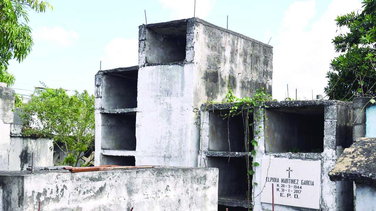 Cementerios en deterioro: ¿Descansan en paz los muertos?