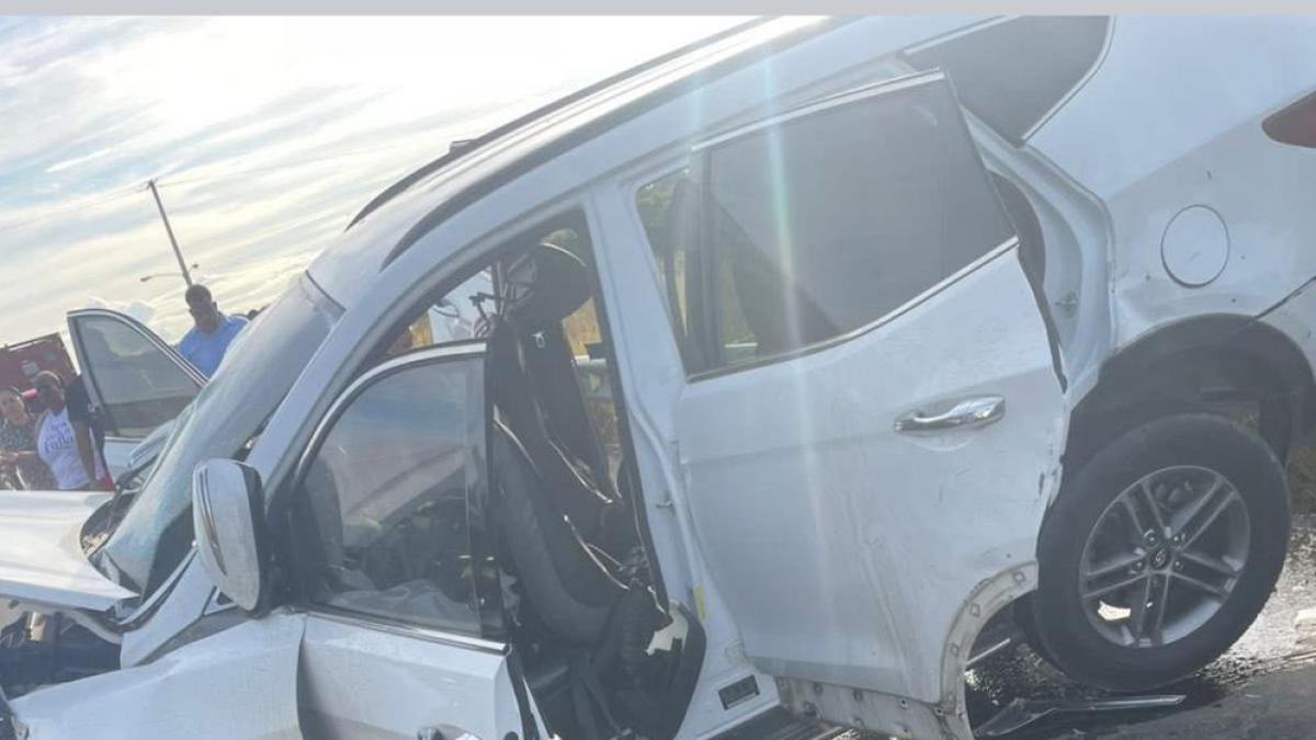 Tres muertos y 5 heridos en accidente de tránsito ocurrido este domingo en la circunvalación de Baní