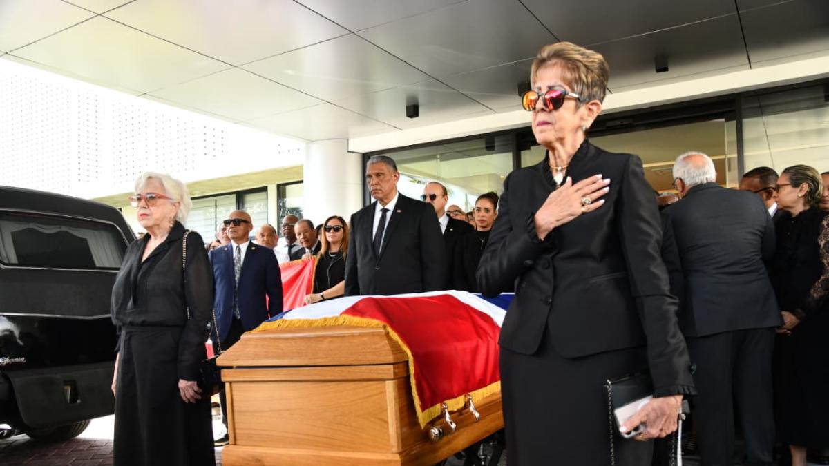 El Congreso Nacional y la LMD rinden homenaje ante el féretro de Ramón Alburquerque