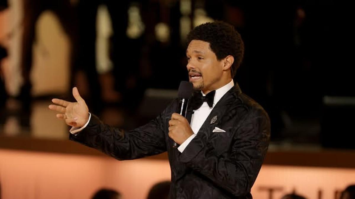 El presentador de los Grammy, Trevor Noah, ataca a Nicki Minaj y a Trump, provocando la ira del presidente