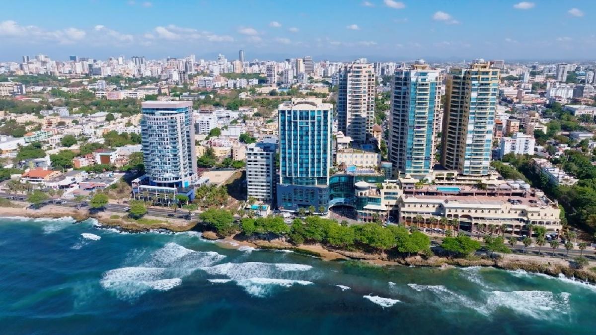 Economistas valoran revisión a la baja en el crecimiento de la economía para este 2026