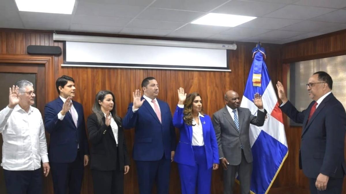 Antoliano juramenta a 5 viceministros de Justicia; algunos estuvieron en la Consultoría Jurídica