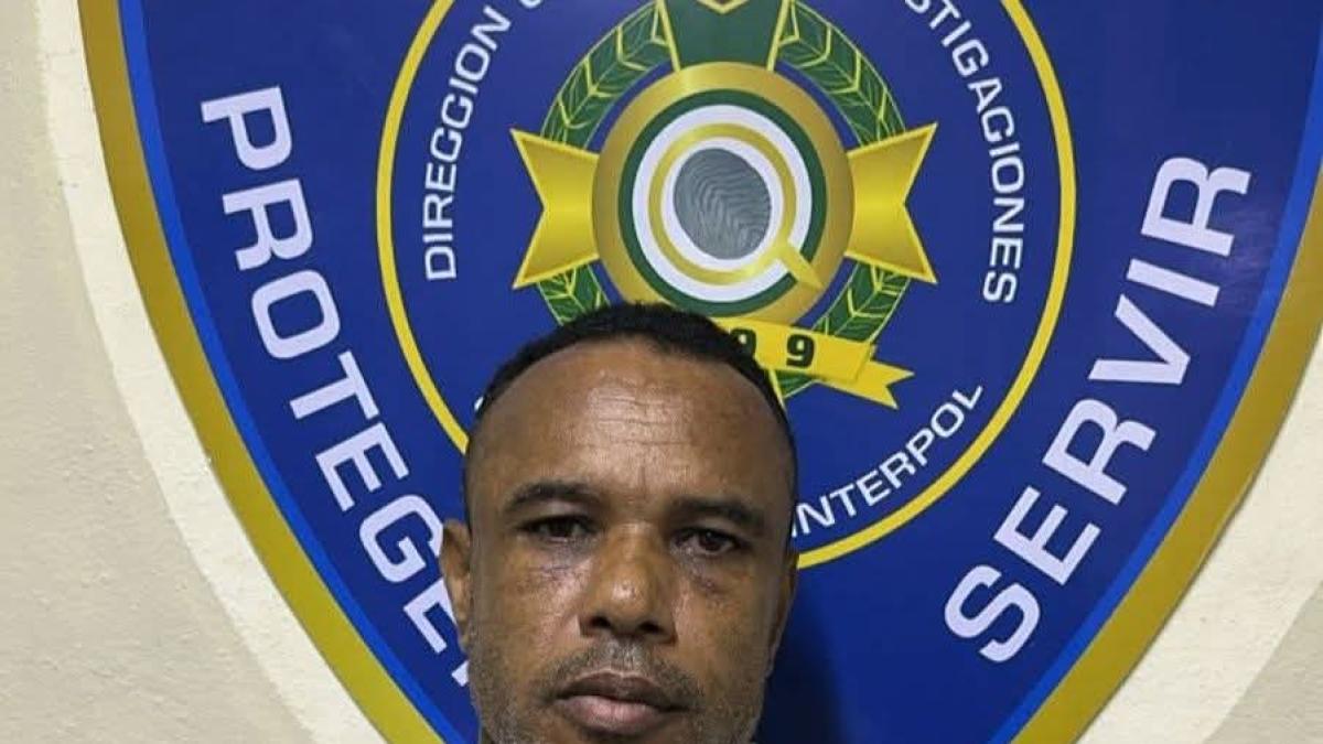 Se entregó a la Policía "Chulo", quien agredió a su padre en La Romana y fue captado en video