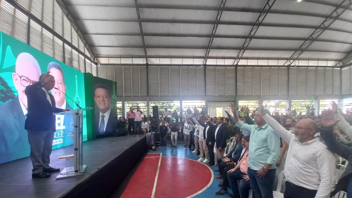 Leonel Fernández y el gobierno cierran filas contra informe de la CorteIDH