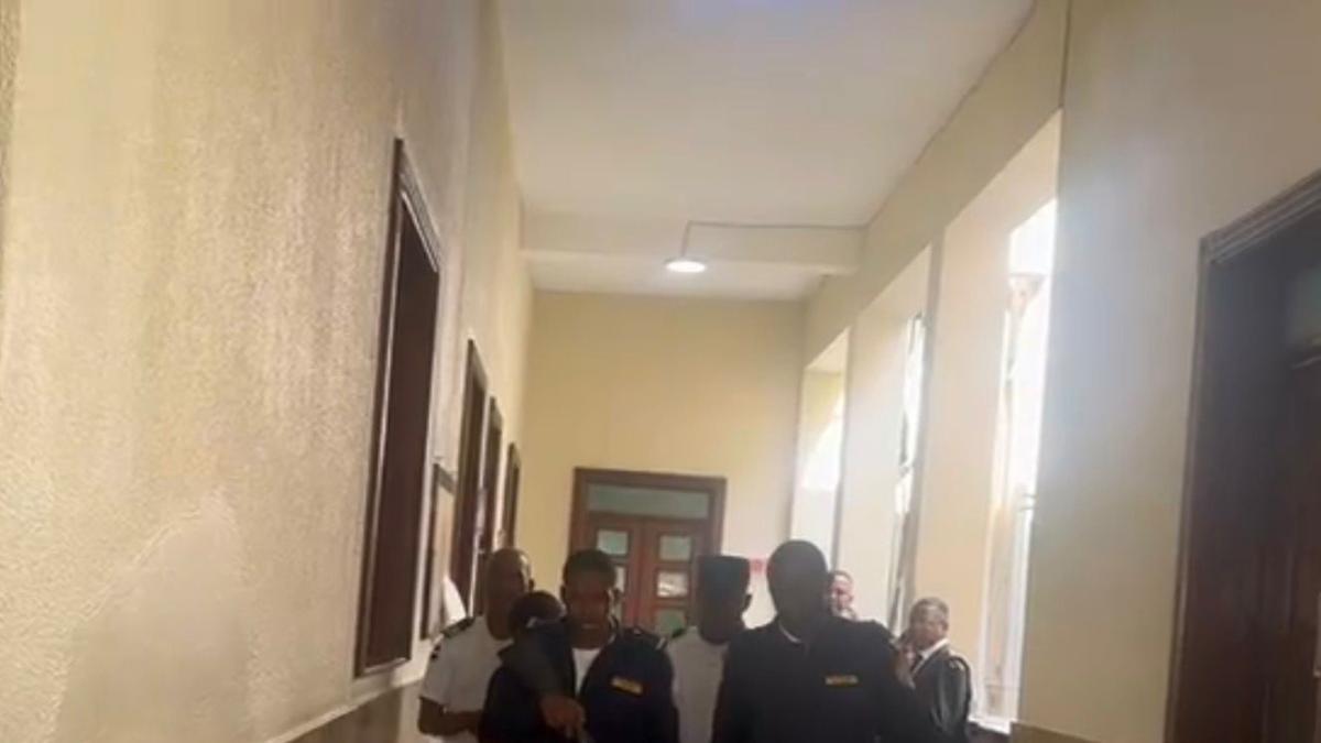 Aplazan solicitud de coerción contra hombre acusado de matar a su expareja en Los Girasoles