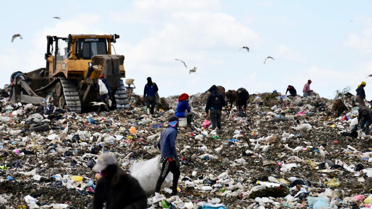 Duquesa inicia su transformación, pero miles aún viven de la basura