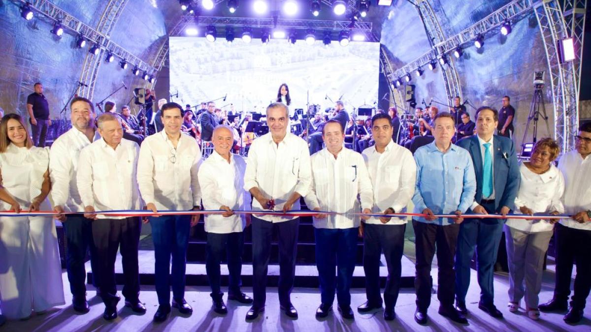 Presidente Abinader inaugura Anfiteatro La Gaviota en Ciudad Juan Bosch