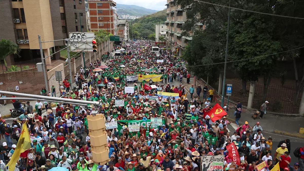 Chavistas rechazan presencia de EE.UU. en Venezuela y exigen liberación de Maduro y su esposa