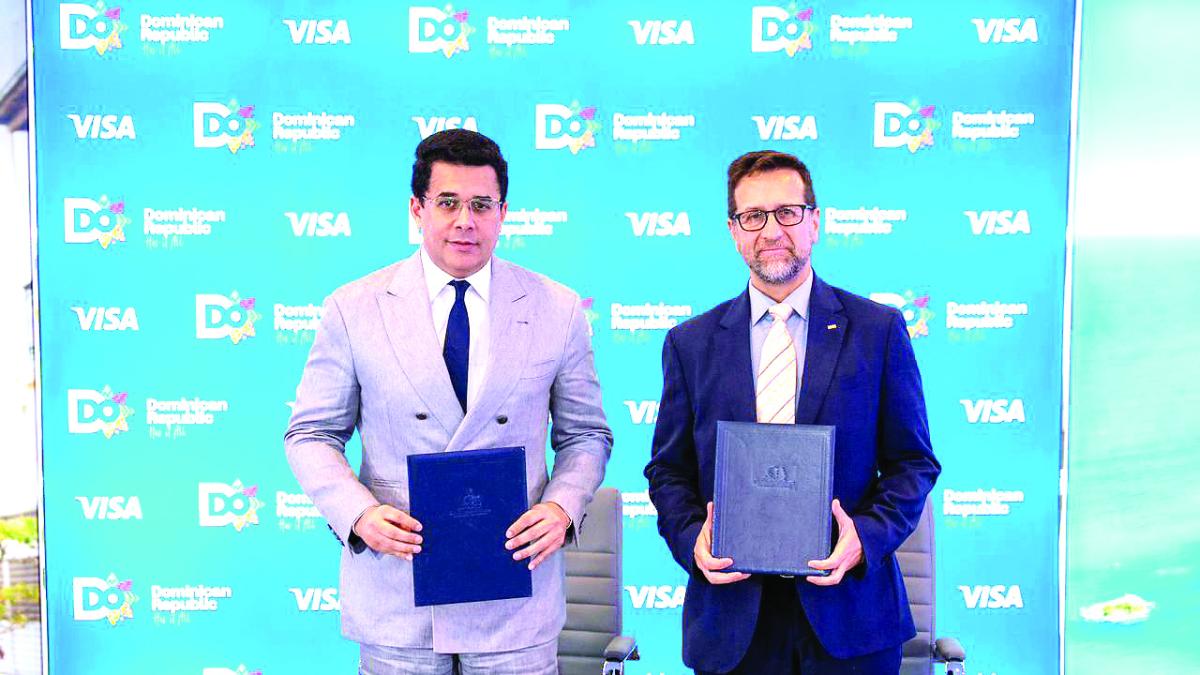 Mitur firma acuerdo con Visa para promover el país