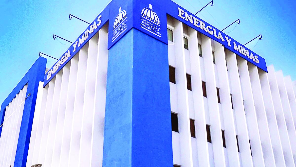 Disponen medidas para el ahorro de energía en las entidades públicas