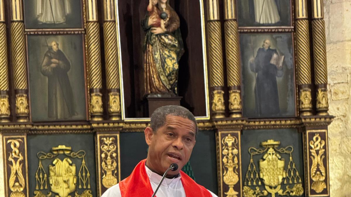 Sacerdote lamenta las "grandes desigualdades" de RD y critica la falta de prioridad de los gobiernos