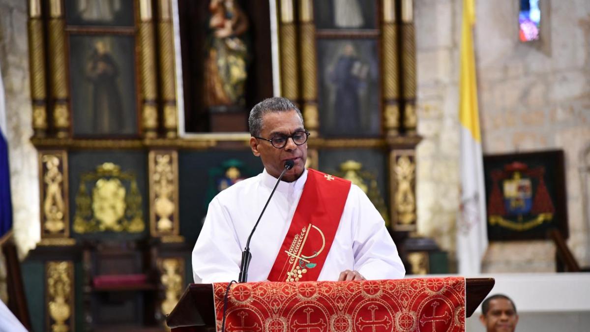 Sermón de las Siete Palabras: Resaltan altos precios de la gasolina y la canasta básica