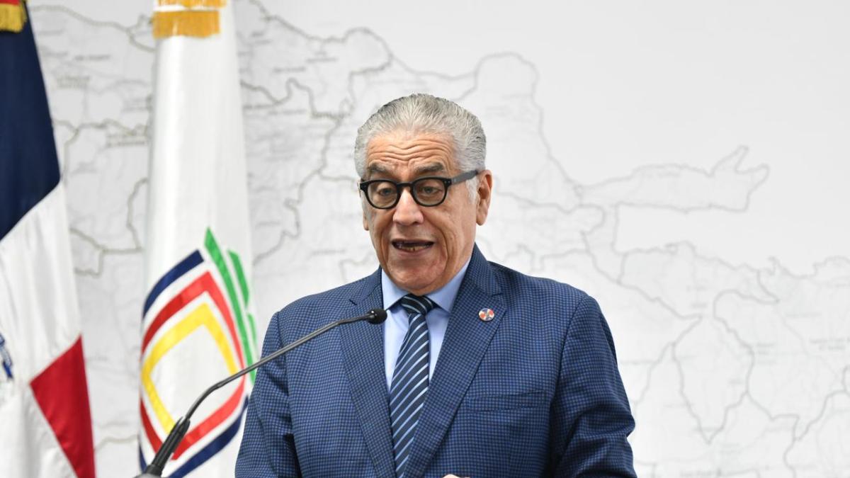 
        Ponen a circular “Los muchachos de la democracia”, libro sobre episodio clave de la historia dominicana
    