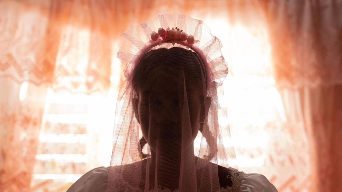 Dominicana Paula Cury hace historia en Guadalajara al ganar dos premios con su documental “Niñas escarlatas”