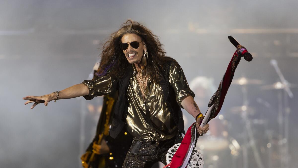 Steven Tyler, a juicio por causar angustia emocional en caso de supuesta agresión sexual