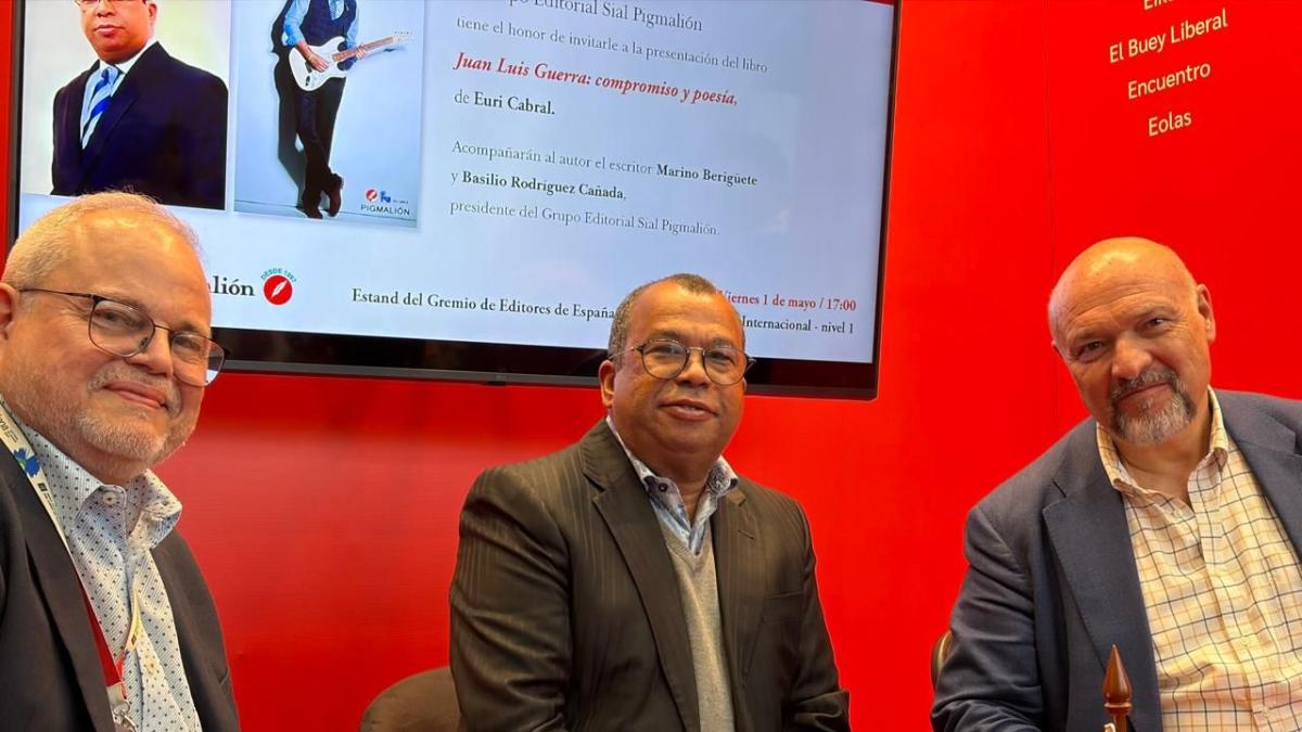 Euri Cabral pone a circular libro sobre Juan Luis Guerra en Feria del Libro de Bogotá