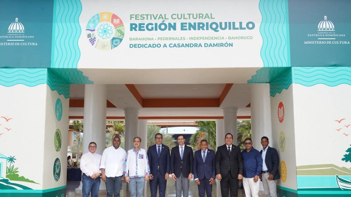Festival Cultural de la Región Enriquillo cierra con reconocimientos del Senado y concierto