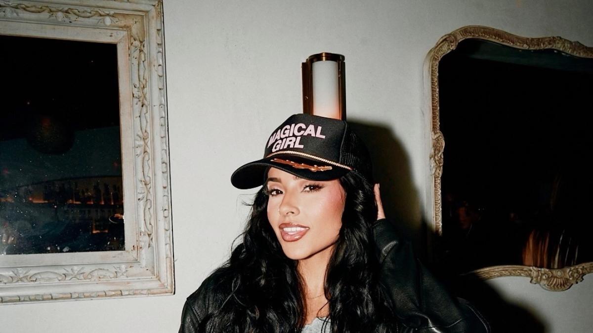 Carlos Santana y Becky G lanzan canción contra redadas migratorias en EE. UU.