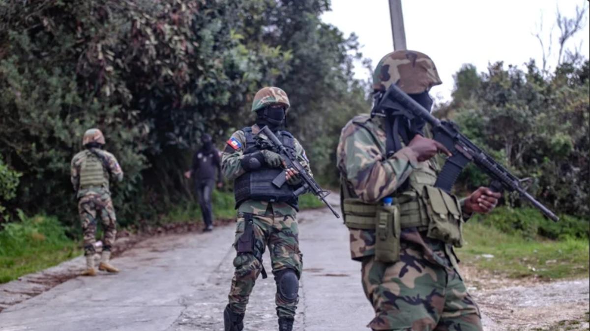 FSP de Haití sigue búsqueda de los 4 soldados salvadoreños; en operativo mueren pandilleros
