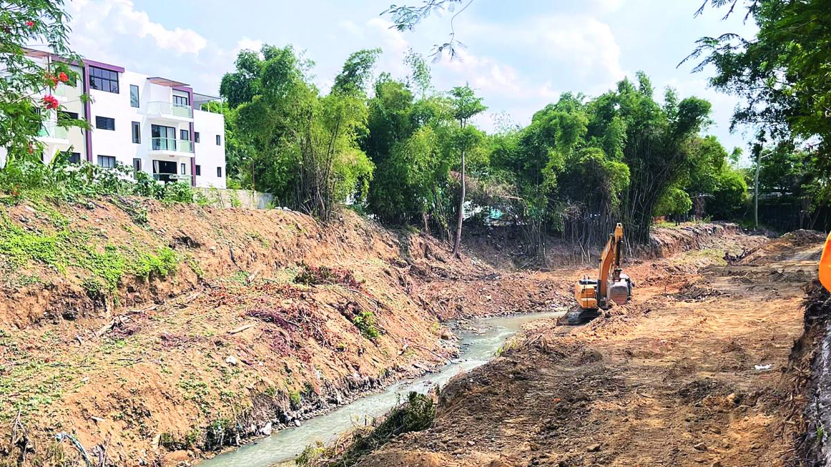 Avanzan en saneamiento de la cañada de El Embrujo sin permisos ambientales