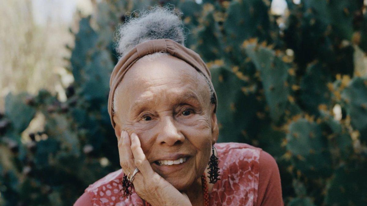 Muere Betye Saar, la artista que exploró la dolorosa historia del racismo en EE.UU.
