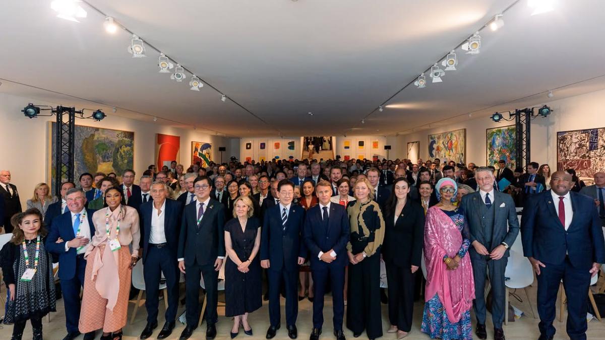 Francia lanza plan para proteger los cines independientes apoyado por grandes directores