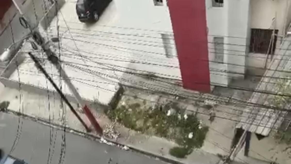 Estudiante resulta herida tras caer desde un cuarto piso en Santiago Oeste