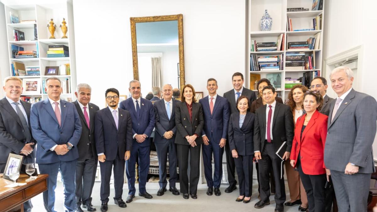 Abinader participa en diálogo sobre IA del BID; destaca necesidad de estrategia para América Latina