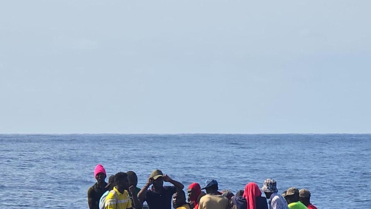 Armada intercepta embarcación con 38 haitianos en aguas dominicanas