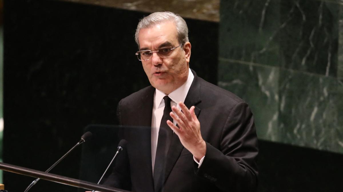 Abinader pide detener conflictos armados; disparan precios de combustibles y alimentos en RD