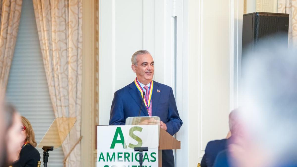 Abinader es reconocido con la Insignia de Oro, el más alto honor de Americas Society