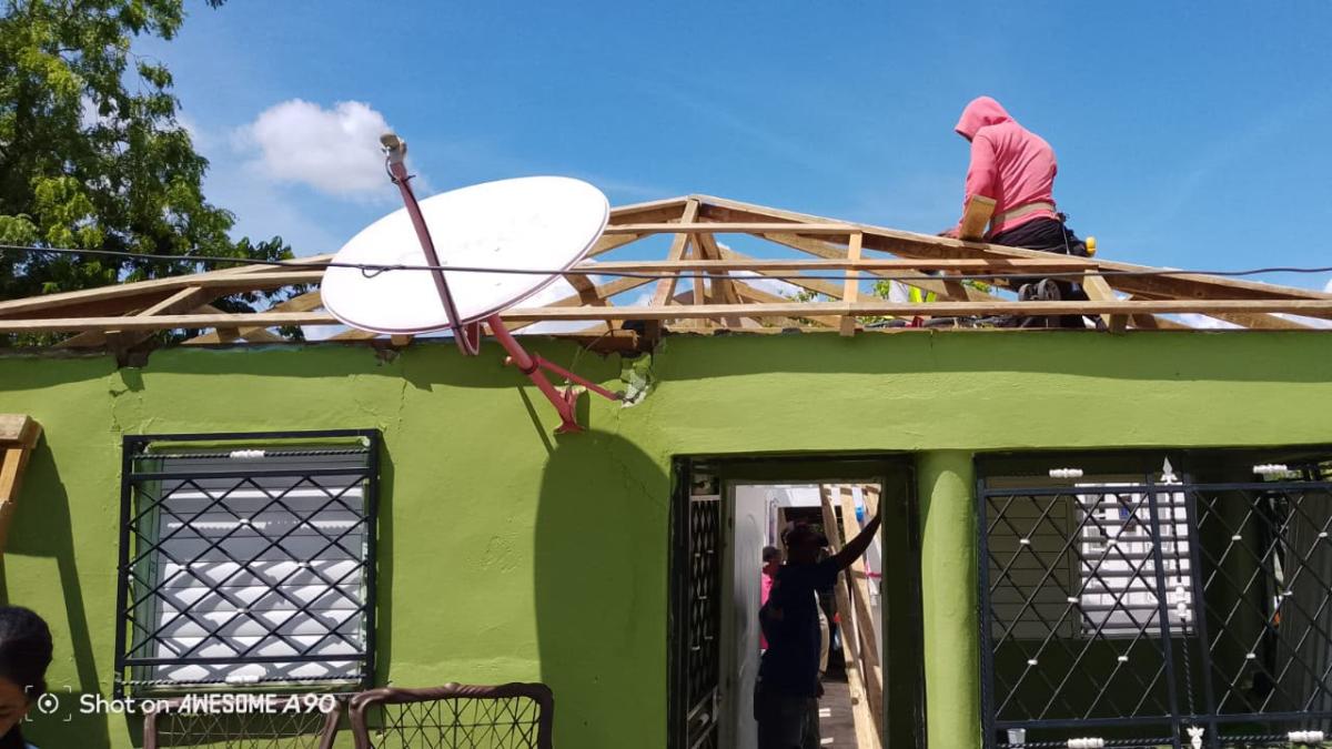 MIVED despliega brigadas en Las Matas de Farfán para asistir a 48 familias afectadas por tornado