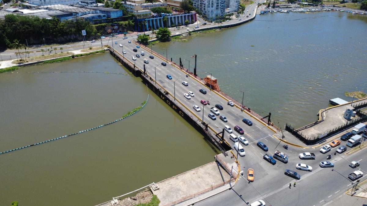 Este sábado el puente Flotante será cerrado por dos para el paso de tres embarcaciones