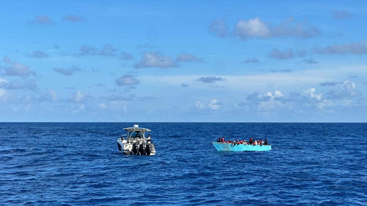 Repuntan los viajes en yola desde RD hacia Puerto Rico