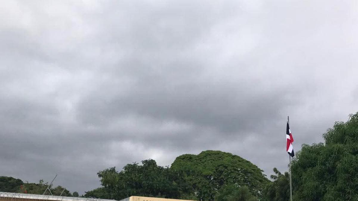 Hombre irrumpe en escuela de Paraíso y desata pánico