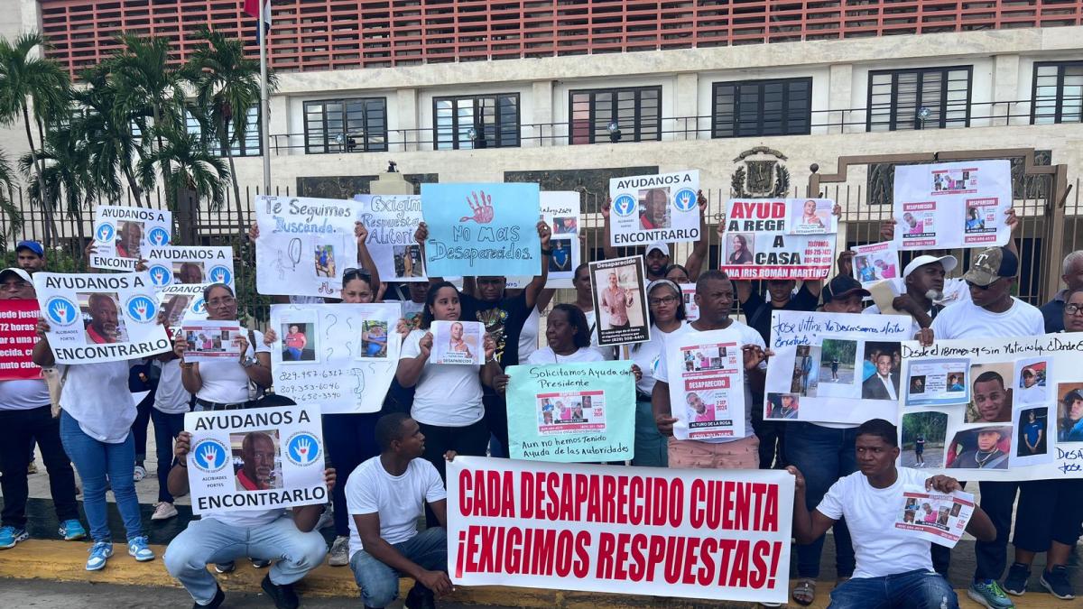 Familiares de desaparecidos exigen aplicación del Sistema de Alertas RD